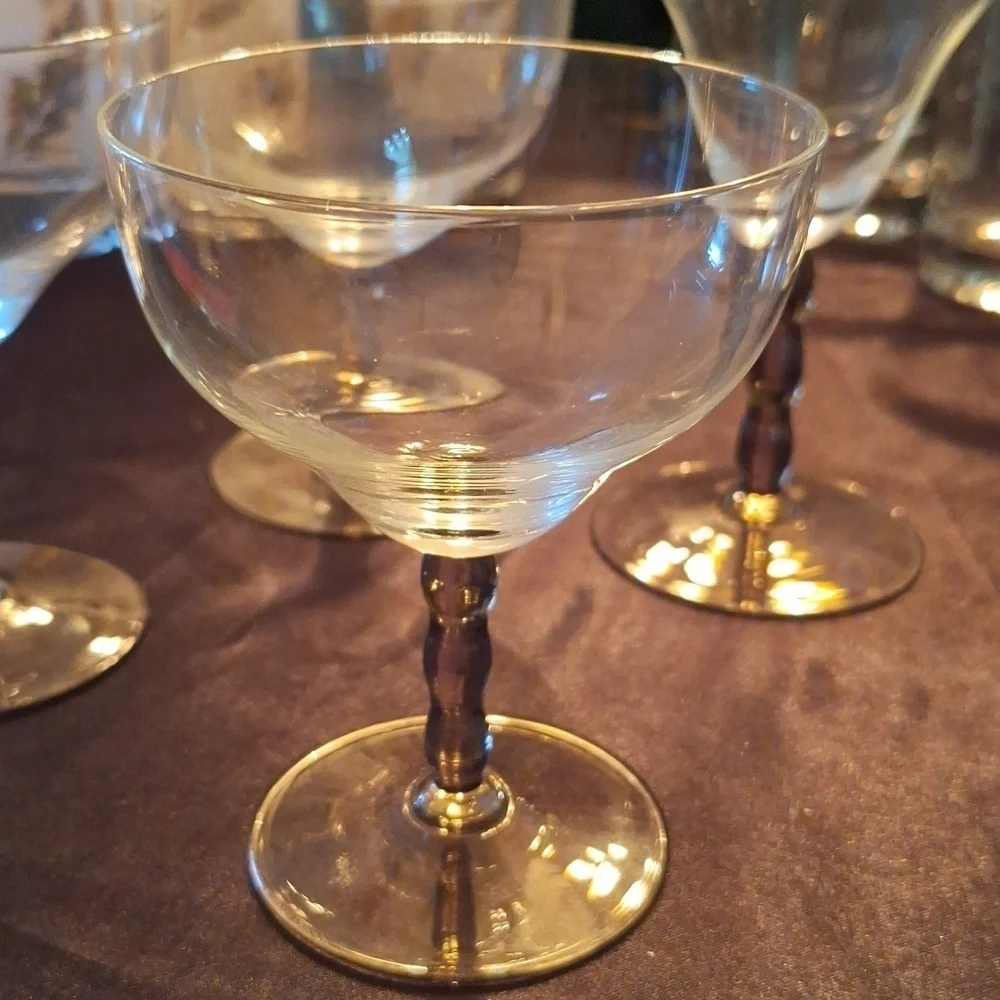 Art deco glasses wine
